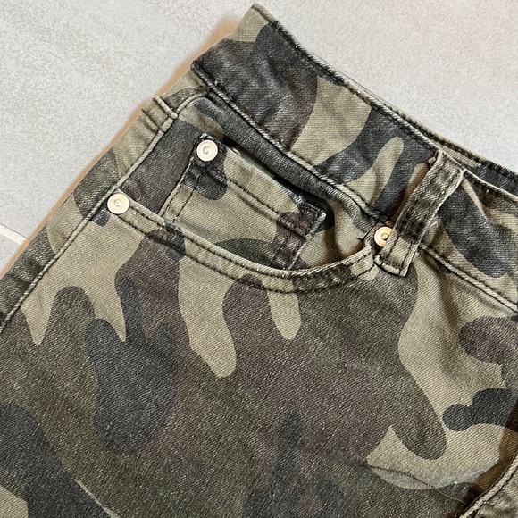 Dex mini denim skirt. Very stretchy. - Picture 3 of 4